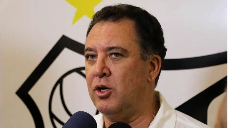 Marcelo Teixeira anuncia futuro do atacante venezuelano. Foto: Foto: Pedro Ernesto Guerra Azevedo/Santos FC.