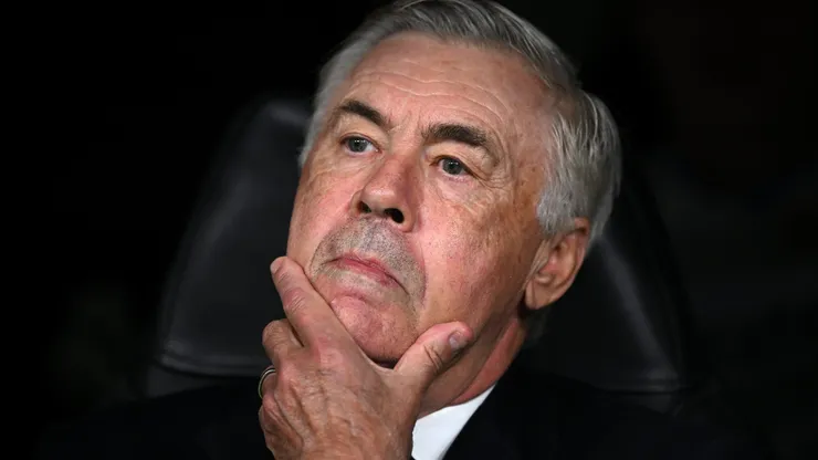 Treinador acompanhando equipe do Real Madrid - Foto: Denis Doyle/Getty Images.