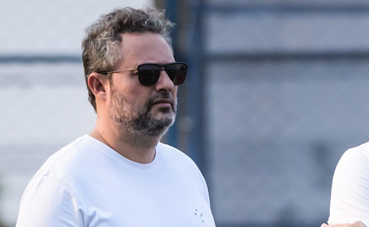 Alexandre Mattos vai em busca de reforços no Cruzeiro na Europa