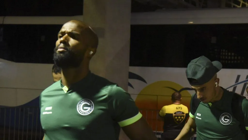 Foto: IMAGO / Sports Press Photo – Messias disputou a Série B pelo Goiás e não fica no Peixão em 2025.