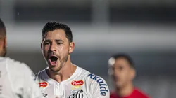 Giuliano durante jogo do Peixe contra o Guarani, pelo Paulistão.