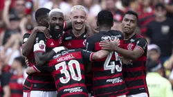 RJ - RIO DE JANEIRO - 01/12/2024 - BRASILEIRO A 2024, FLAMENGO X INTERNACIONAL - Leo Ortiz jogador do Flamengo comemora seu gol com jogadores do seu time durante partida contra o Internacional no estadio Maracana pelo campeonato Brasileiro A 2024. Foto: Jorge Rodrigues/AGIF