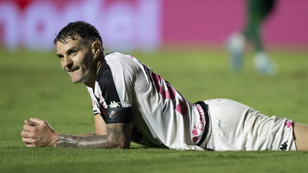 Vegetti foi assunto de Edmundo -Foto: Jorge Rodrigues/AGIF.