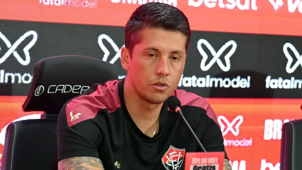 Thiago Carpini durante coletiva. Foto: Walmir Cirne/AGIF