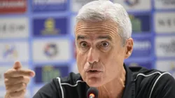 Luís Castro em entrevista coletiva pelo Al-Nassr. Foto: Noushad Thekkayil