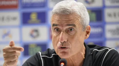 Luís Castro em entrevista coletiva pelo Al-Nassr. Foto: Noushad Thekkayil