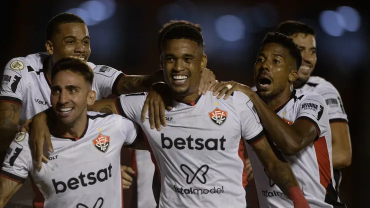 Alerrandro está emprestado pelo RB Bragantino ao Vitória até o fim do Brasileiro