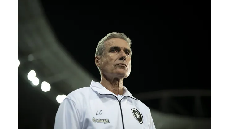 Luís Castro já passou pelo futebol carioca.