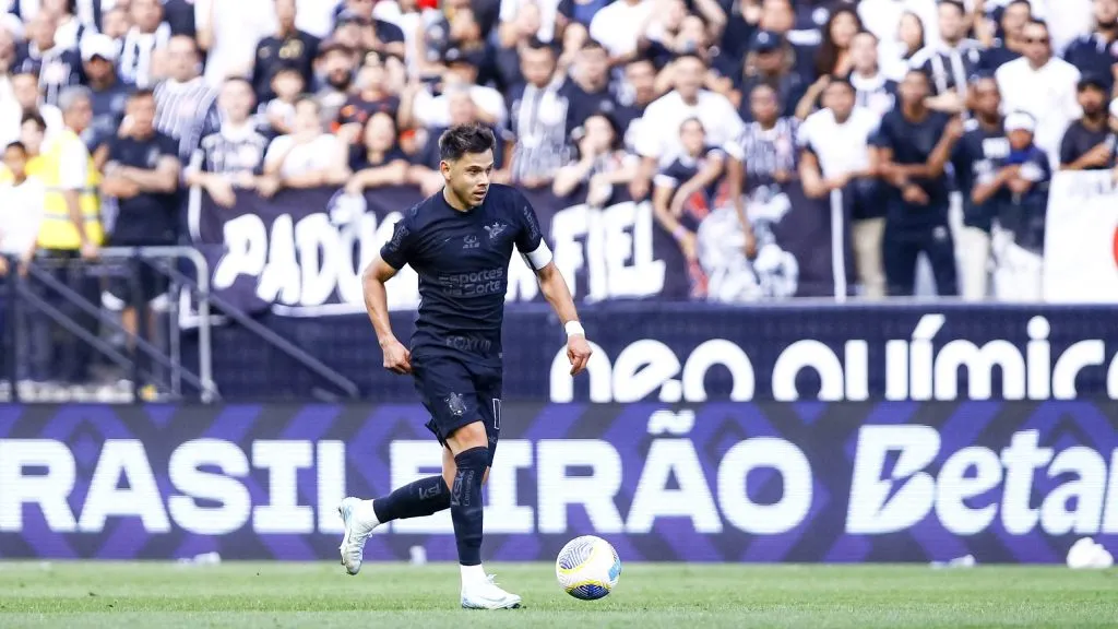 Romero foi defendido por Neto - Foto: Marco Miatelo/AGIF.