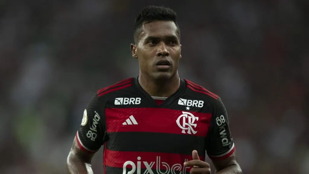 Alex Sandro saiu em defesa de Gabigol - Foto: Jorge Rodrigues/AGIF.