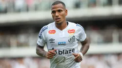 Otero acerta renovação com o Santos e aguarda técnico