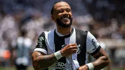Memphis Depay comemorando gol em partida entre Corinthians e Cruzeiro, pelo Campeonato Brasileiro. Foto: Juliana Ricardo