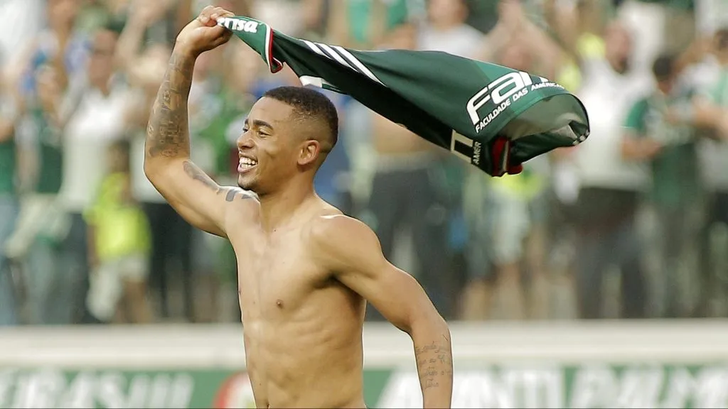 Gabriel Jesus tem salários altos demais - Foto: Daniel Vorley/AGIF.