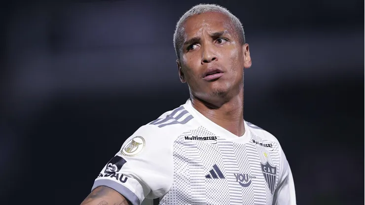 Deyverson durante partida entre Palmeiras e Atlético-MG, no Estádio Brinco de Ouro da Princesa, pelo Campeonato Brasileiro. - Foto: Ettore Chiereguin/AGIF