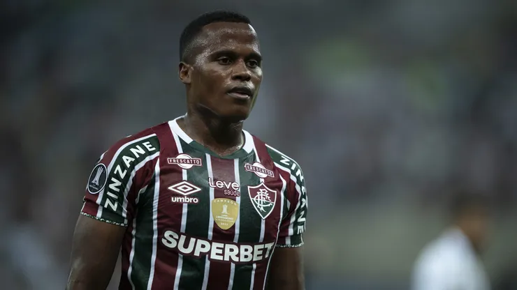 Jhon Arias pode ficar no time em 2025