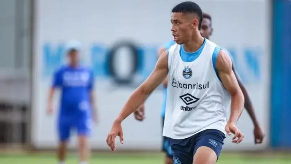 Alysson Edward jogador do Grêmio