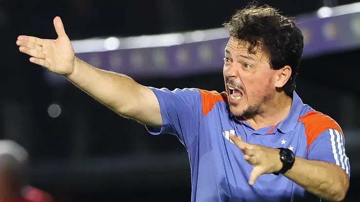 Fernando Diniz técnico do Cruzeiro, durante partida contra o Bragantino. Foto: Joisel Amaral/AGIF
