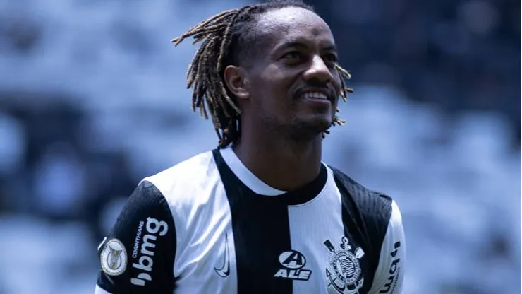 André Carrillo antes de partida entre Corinthians e Cruzeiro, pelo Campeonato Brasileiro, na Neo Química Arena. Foto: Humberto Oliveira