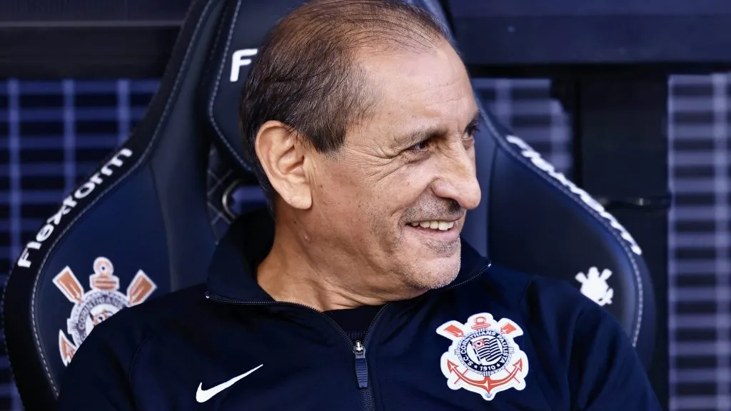 Ramón Díaz rindo. Foto: Marcello Zambrana/AGIF