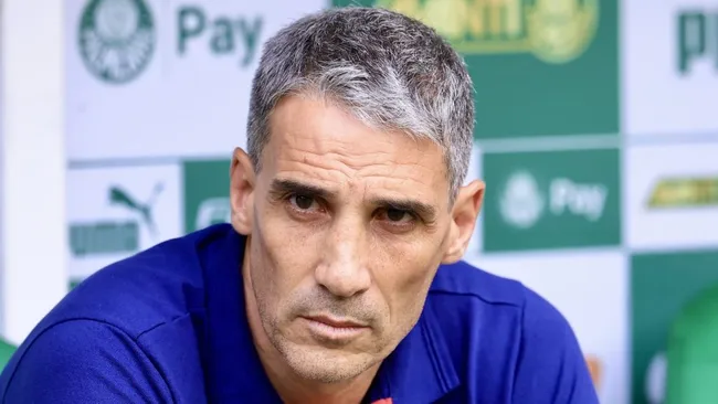 Foto: Marcello Zambrana/AGIF – Vojvoda, do Leão, foi procurado pelo Peixe.