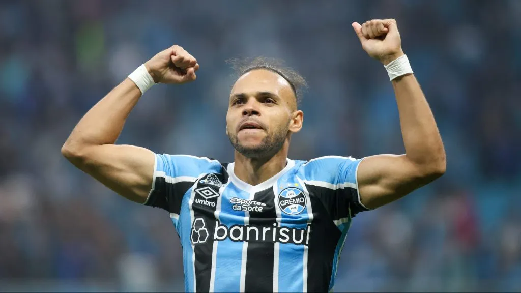 Braithwaite comemorando. Foto: Luis Felipe Amorin/AGIF