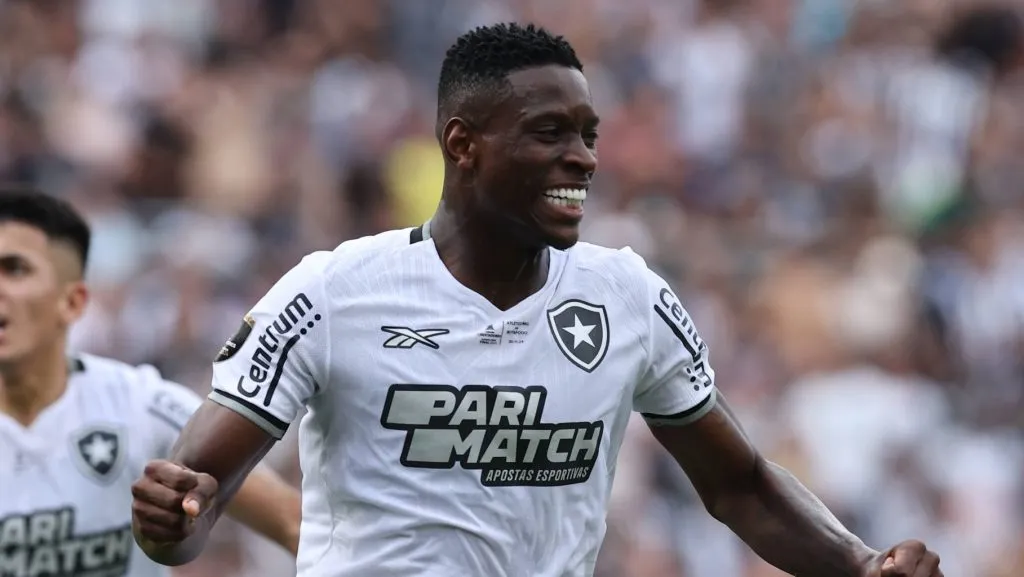 Luiz Henrique comemorando. Foto: Alessandro Pugni/IMAGO/PHOTOxPHOTO