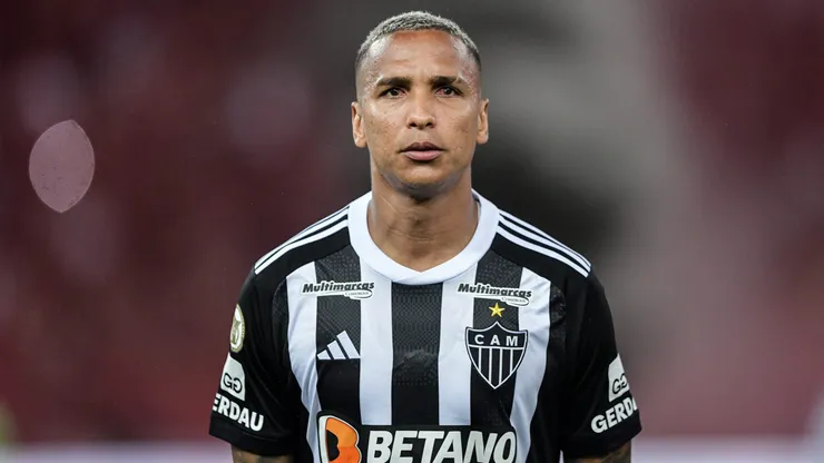 Deyverson durante partida entre Flamengo e Atlético-MG, no Maracanã, pelo Campeonato Brasileiro.