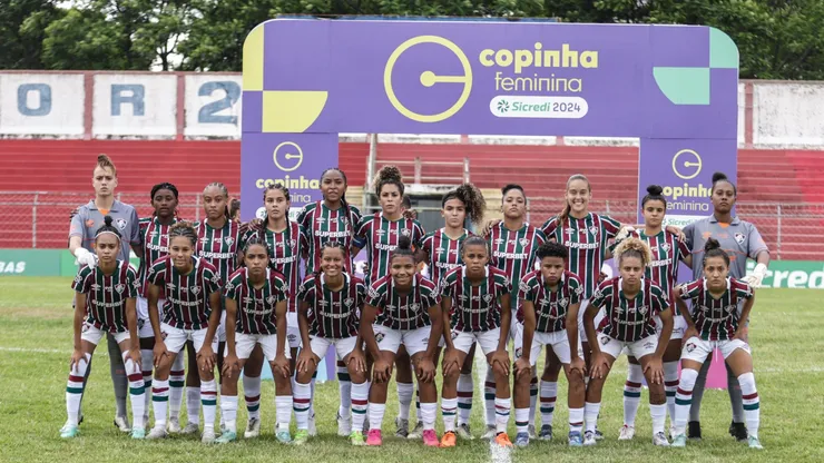 Atletas do Fluminense, posam para foto oficial antes da partida de estreia pela Copinha Feminina 2024 contra o América-MG