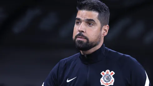 António Oliveira durante partida entre Corinthians e Botafogo, na Neo Química Arena, pelo Brasileirão.
