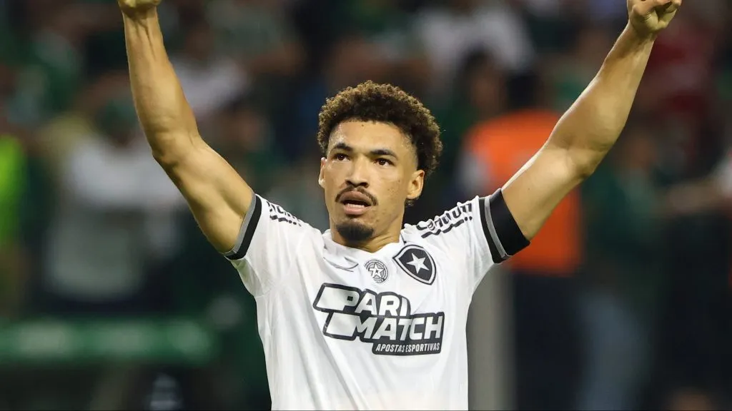 Adryelson comemorando. Foto: Joisel Amaral/AGIF