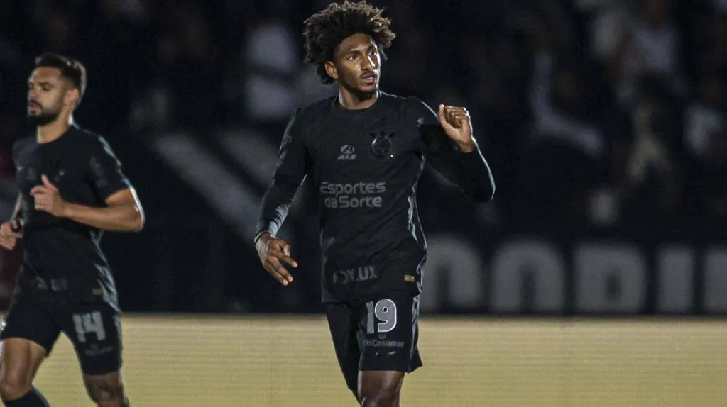 Talles Magno comemorando. Foto: Anderson Lira/Fotoarena/IMAGO