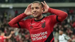 Vitor Roque é a bola da vez no Verdão