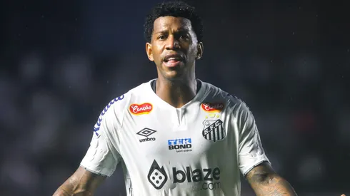 Gil entrou no radar de Carille no Vasco. Treinador também quer mais dois do time do Santos