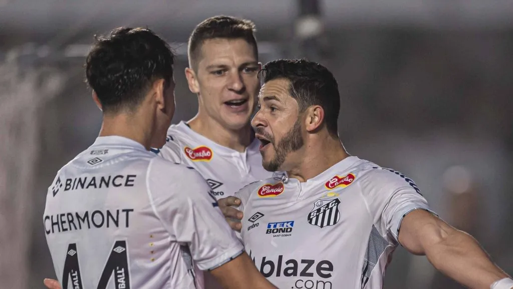 Foto: Anderson Lira/Fotoarena – Giuliano e Guilherme são alvos do Vasco no mercado da bola.