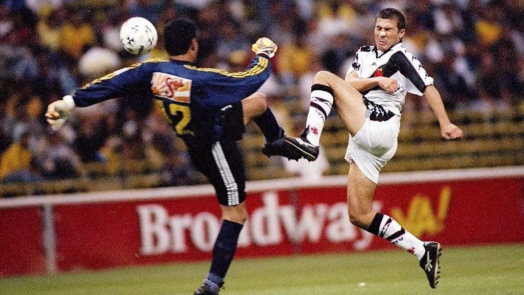 Luizao pelo Vasco em 1998. Foto: AllsportUK /Allsport