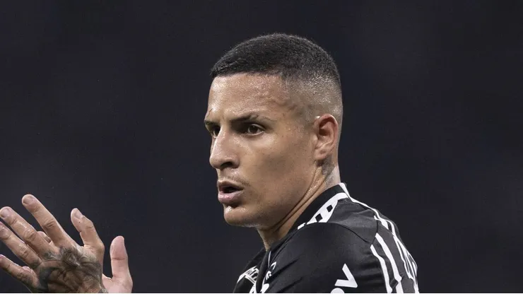 Arana durante jogo do Atlético na Neo Química Arena.