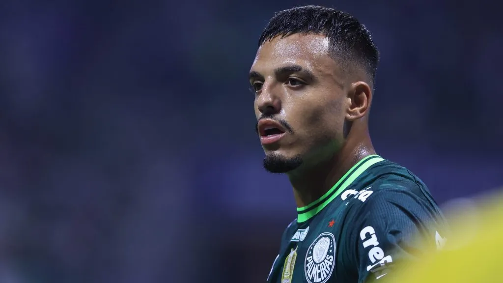 Gabriel Menino em partida pelo Palmeiras. Foto: Marcello Zambrana/AGIF