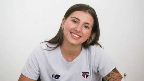 Majhu, meia-atacante do São Paulo renova contrato com o clube para a nova temporada