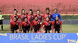 Gurias do Athlético-PR durante partida contra o Grêmio, pela Ladies Cup 2024 e perder para o time gaúcho