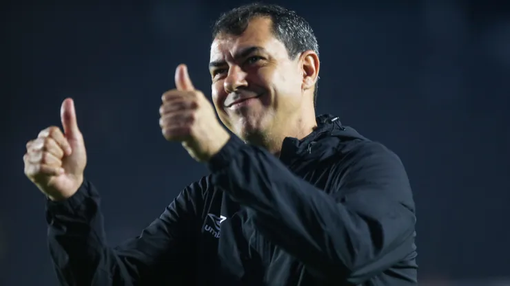 Carille vem pedindo reforços no ataque para o Vasco em 2025