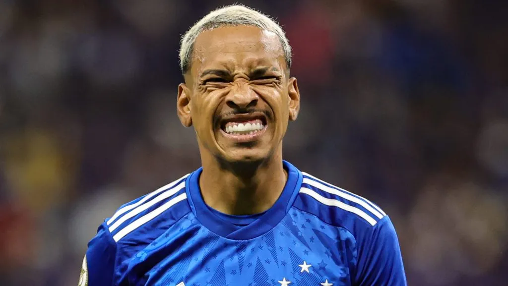 Matheus Pereira fazendo careta no Cruzeiro - Foto: AGIF