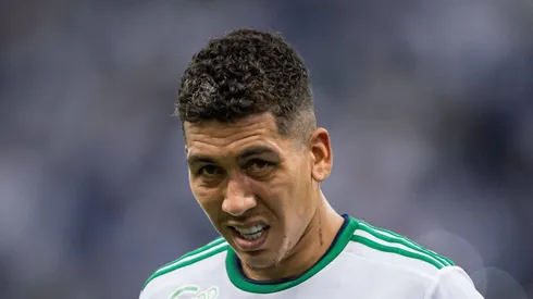 Firmino com a camisa do Al-Ahli.