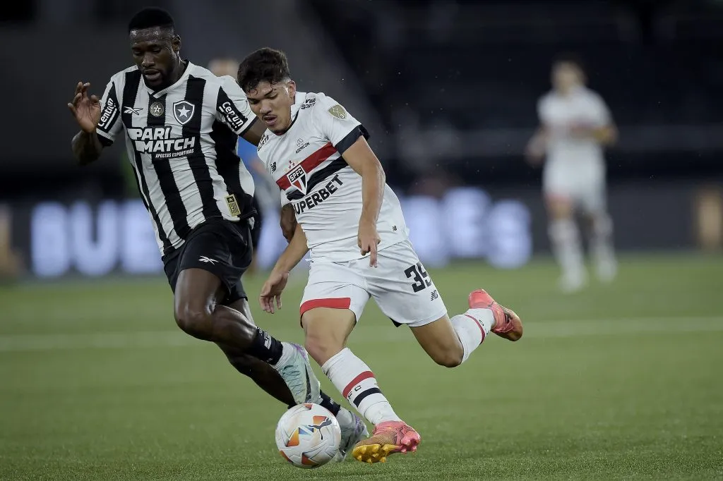 Foto: Alexandre Loureiro/AGIF – William Gomes pelo São Paulo em 2024