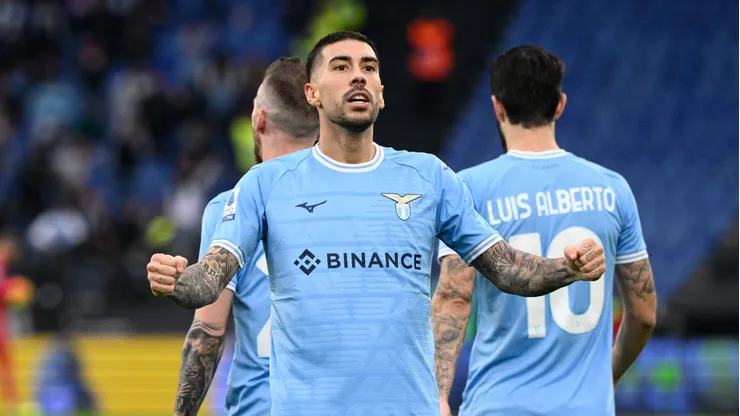 Mattia Zaccagni comemora gol marcado em partida da Série A diante da Empoli. Foto: Live Media Publishing Group / Alamy Stock Photo