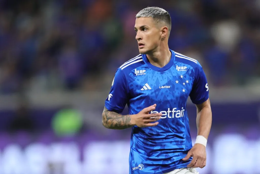 Mateus Vital em partida pelo Cruzeiro na Série A. Foto: Gilson Lobo/AGIF