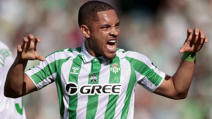 Vitor Roque deve ser vendido pelo Barcelona em 2025 e anima diretoria do Palmeiras.