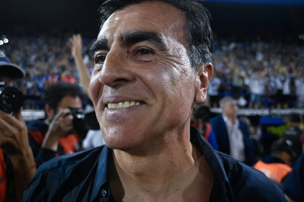 Gustavo Quinteros já assinou com o Grêmio e deve ser anunciado como novo treinador para 2025.