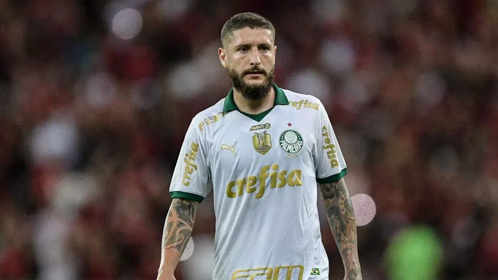 Zé Rafael já entrou em um acordo com o Santos para 2025 – Foto: Thiago Ribeiro/AGIF