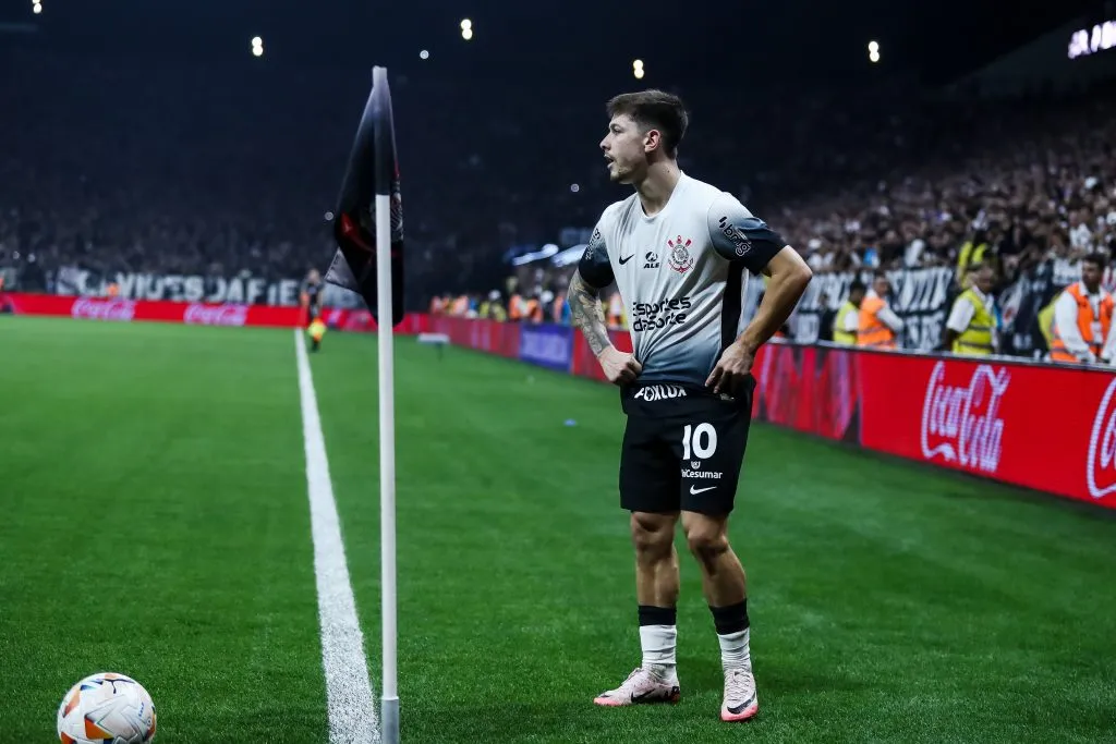 Foto: Marco Miatelo/AGIF – Rodrigo Garro foi destaque do Corinthians em 2024