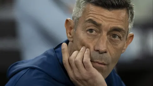Santos aguarda decisão de Pedro Caixinha.
